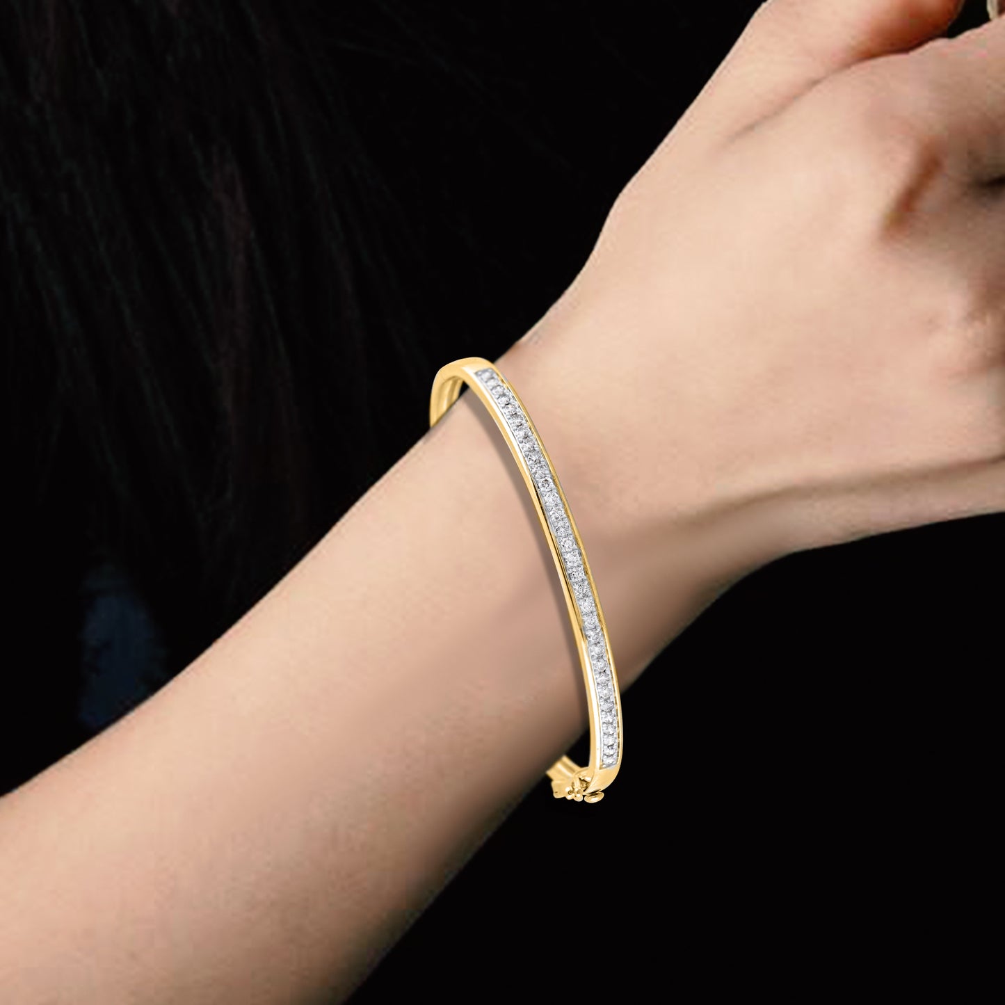 1.00 CT Diamond Bangle Bracelet in 14KT Gold