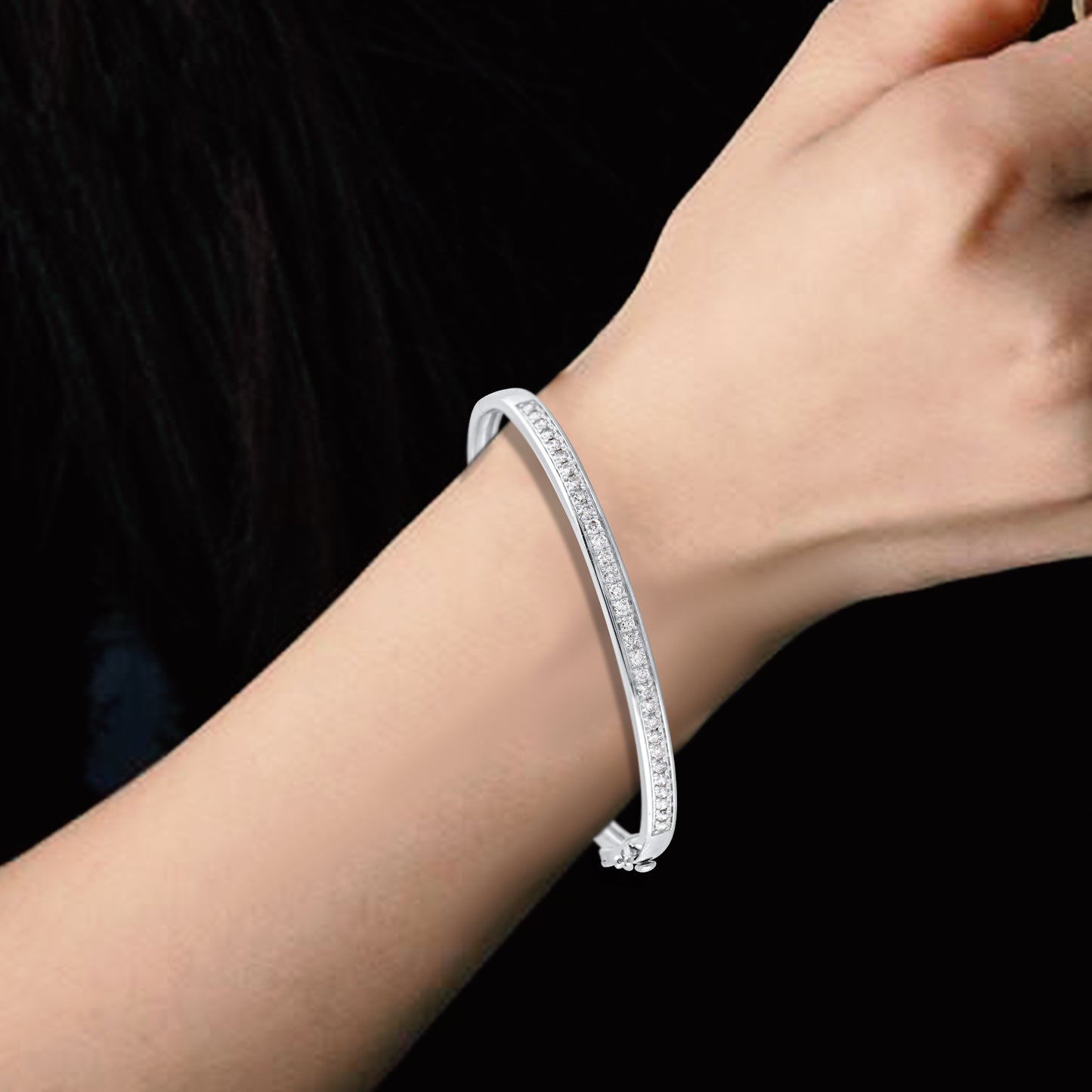 1.00 CT Diamond Bangle Bracelet in 14KT Gold