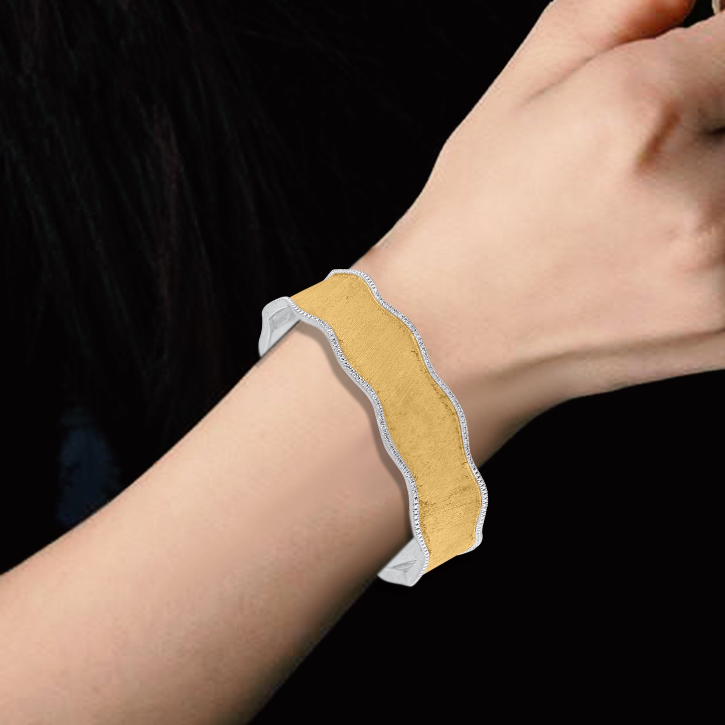 Cuff Bangle Bracelet in 10KT Gold