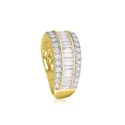 Baguette and Round Diamond Wedding Band Ring in 18K Gold