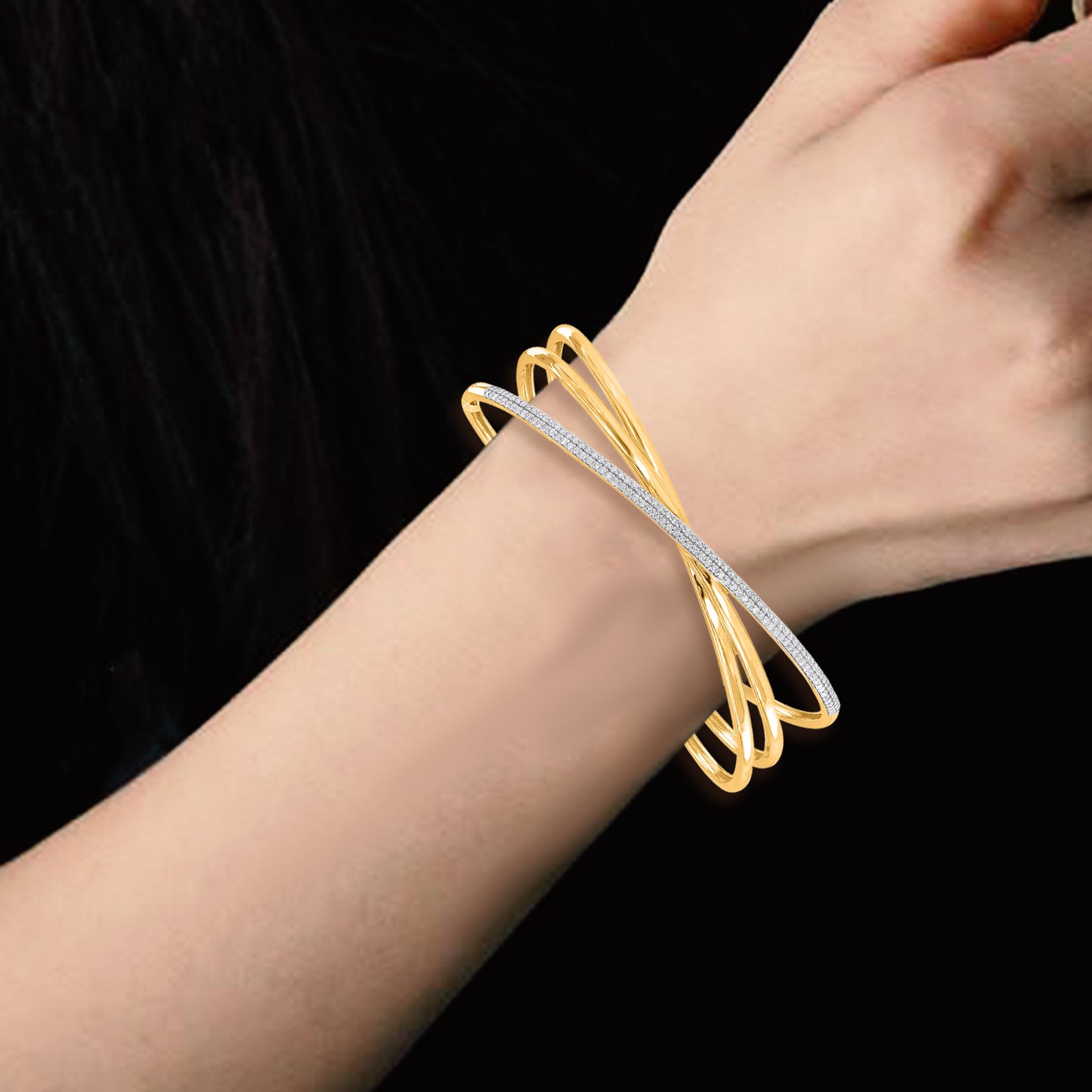 0.50 CTW Natural Diamond Criss-Cross Bangle Bracelet in 18K Yellow Gold